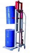 Elevateur manipulateur à fûts