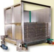 Empileur dépileur de plateaux quelconques