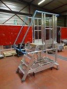 Escabeau d'accès pour simulateur de vol