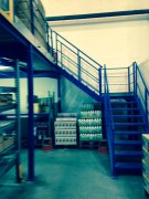 Escalier industriel droit avec palier