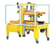 Fermeuse de carton à réglage automatique de la largeur