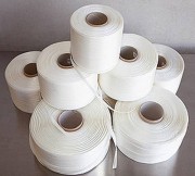 Feuillard pour cerclage manuel en fils polyester