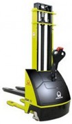 Gerbeur électrique avec chargeur intégré