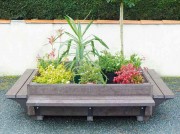 Jardinière avec bancs