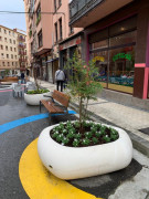 Jardinière de ville en béton
