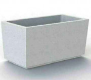 Jardinière en béton rectangulaire