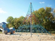 Jeu corde pyramide