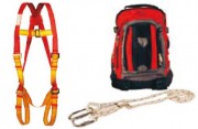 Kit de secours avec harnais à attache frontale