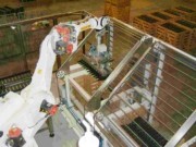 Machine à vins robotisé en caisses fil pour le remuage