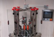 Machine de remplissage et bouchage monobloc