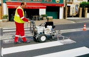 Machine poussée marquage routier