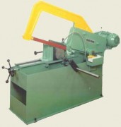 Machine sciage avec bac de grande contenance