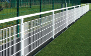 Main-courante avec treillis soudés - Système dB-Stop® - Hauteur : 1.10 m - Largeur entre les poteaux : 2,525 m – Lisses : Aluminium plastifié ou Acier galvanisé