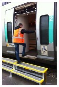 Marche pied pour quai de maintenance ferroviaire