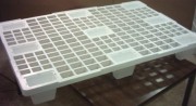 Palette légère en PEHD alimentaire