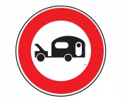 Panneau d'interdiction au véhicule caravane B9i