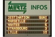 Panneau lumineux d'information autonome