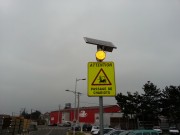 Panneau de signalisation flash solaire - Dim. H600 x l325 x P210 mm