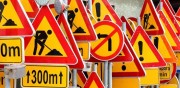 Panneaux de signalisation urbaine