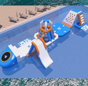 Parcours aquatique gonflable piscine