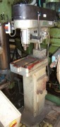 Perceuse d'établi sur support magnétique -mandrin 32mm