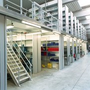 Plateforme sur rayonnages galvanisés