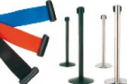 Poteaux de balisage à sangle rétractable