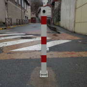 Potelet parking rabattable 