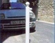Potelet rabattable