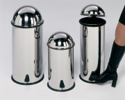Poubelle inox à pédale