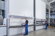 Stockeur vertical rotatif avec prélèvement sécurisé