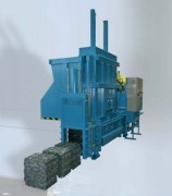 Presse à balle pour bidons