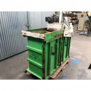GT-3410 Presse à balles hydraulique en occasion
