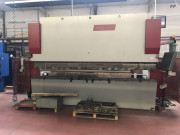 Presse-plieuse industrielle à CNC/NC