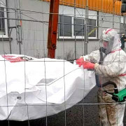 Professionnels de désamiantage et démolition