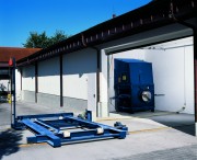 Rails de guidage pour conteneur