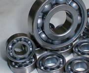 Réduction des frottements des pièces mécaniques travaillant dans le vide