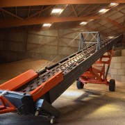 Convoyeur sauterelle à céréales avec trémie de stockage 40 m3