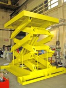 Table élévatrice hydraulique triple ciseaux