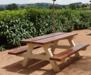 Table pique nique en béton imitation bois