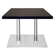 Table rectangulaire en bois plaqué aspect lisse 