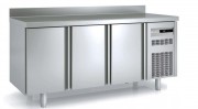 Table réfrigérée 2 à 5 portes avec ou sans évier - Capacité de 265 à 820 L