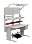 Table réglable pour atelier