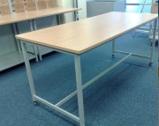 Table tri courrier avec rebord