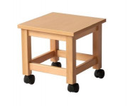 Tabouret bas mobile en bois