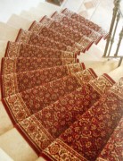 Tapis d'escalier uni pour hotel