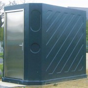 Toilette publique d'extérieur à porte inox