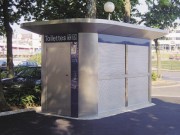 Toilettes exterieur personnalisé ergonomique