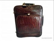 Valise de cabine cuir façon croco 