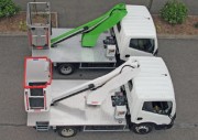 Vehicule avec nacelle elevatrice